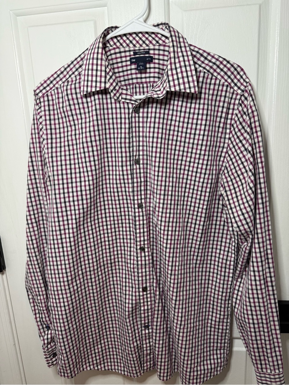 GAP Men's White Black and purple  Check Dress Shirt